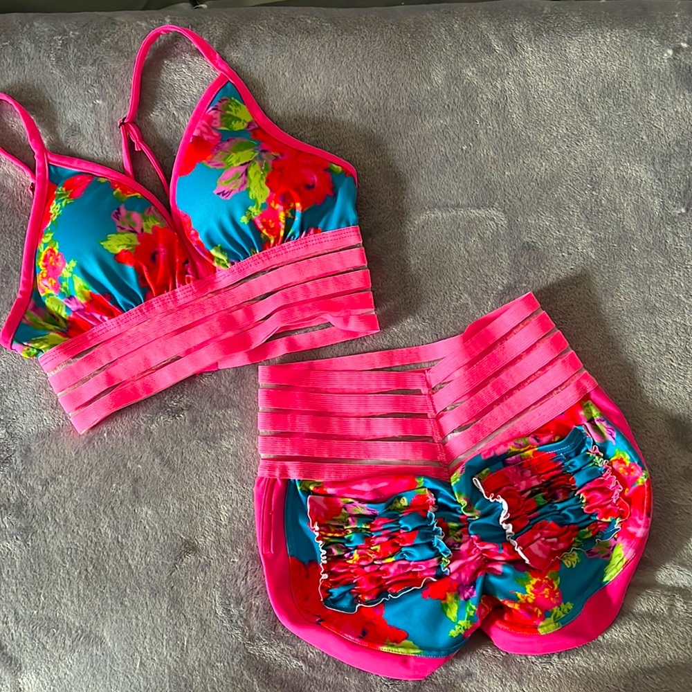 Pink floral two piece active set